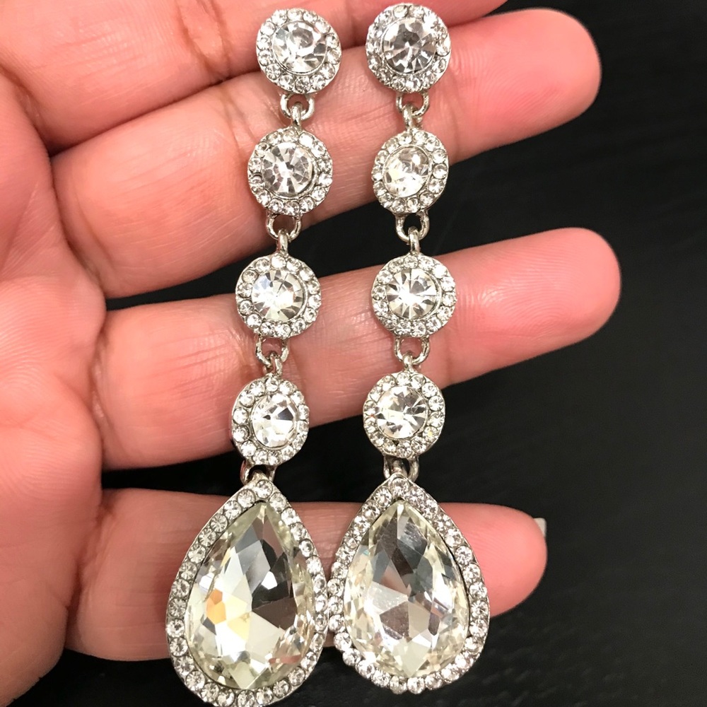 NWT Long white crystal teardrop dangle earrings